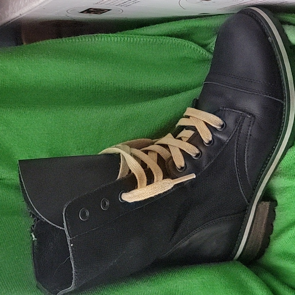 STEVE MADDEN BOOTS
